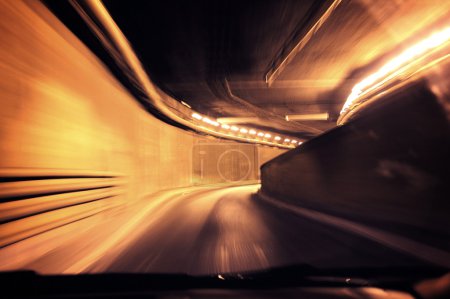 Dynamic photo of a tunnel