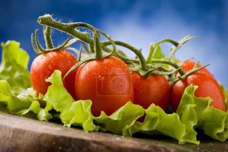 Tomatoes on lettuce