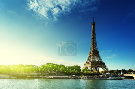 Seine in Paris with Eiffel tower in sunrise time 
