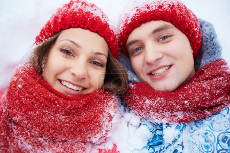 Smiling dates in winterwear
