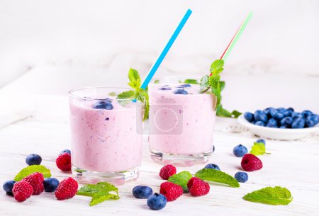Milkshake with berries