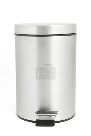 Isolated garbage bin with clipping path