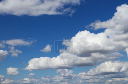 Calm fluffy clouds wallpaper
