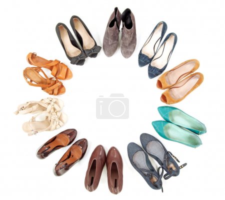 Many pairs of shoes in circle