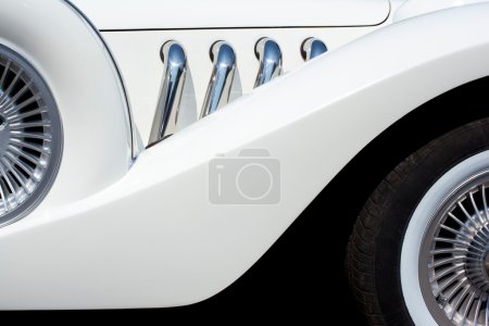 elements of a white car
