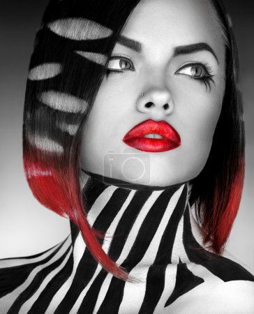 black and white Studio photo og fashion model with stripes on bo