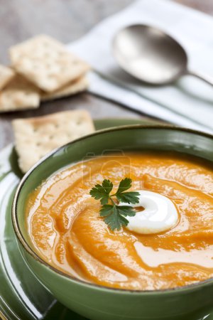 Pumpkin Soup with Crackers