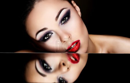 Glamour fashion portrait of sexy brunette model with bright makeup