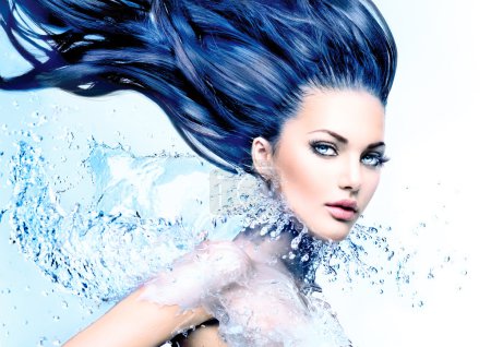 Model girl with water splash collar