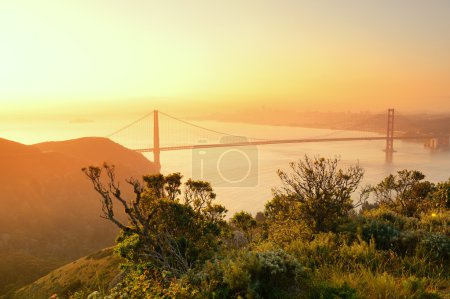 Golden Gate Bridge sunrise 