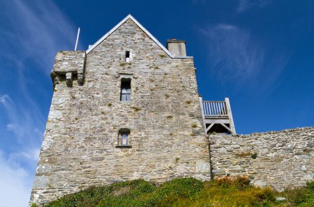 Dunasead Castle