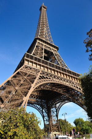 Eiffel tower in paris at day