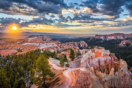 Bryce Canyon National Park from Sunrise Point in early morning light, Utah, USA