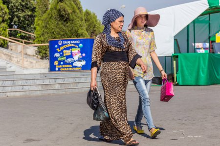 People at Chorsu Bazaar in Tashkent, Uzbekistan