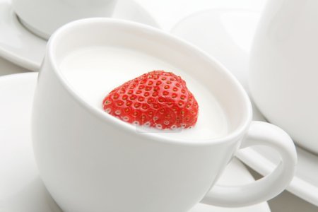 Berry in milk
